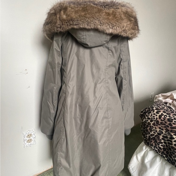 St. Moritz Parka in Olive Leaf Green - Picture 7 of 7